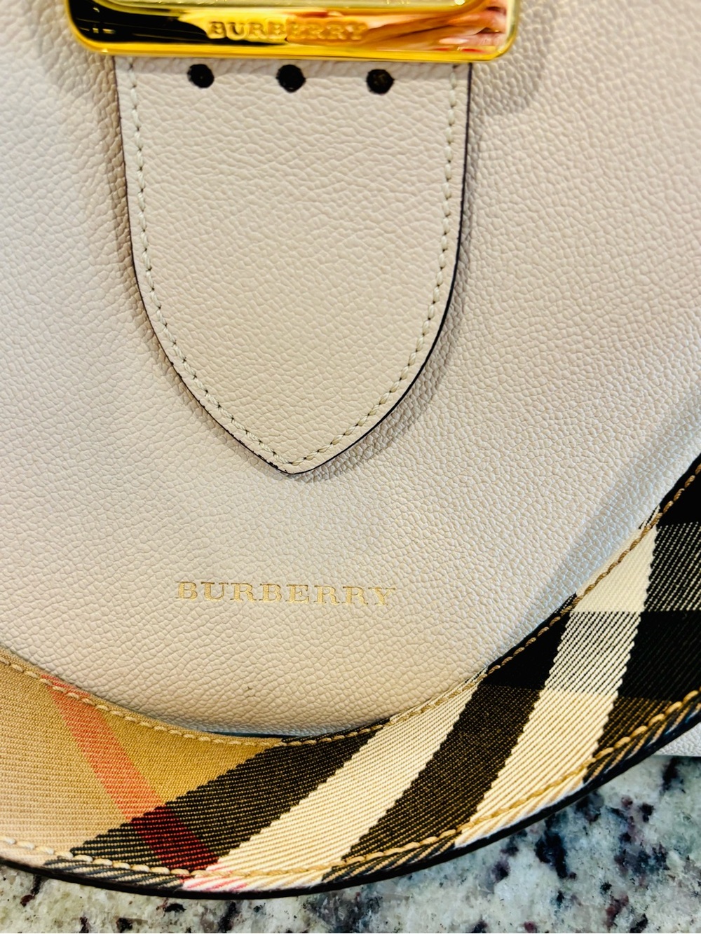 Authentic Burberry The Buckle Medium White Leather Top Handle Shoulder Bag - Picture 3 of 13